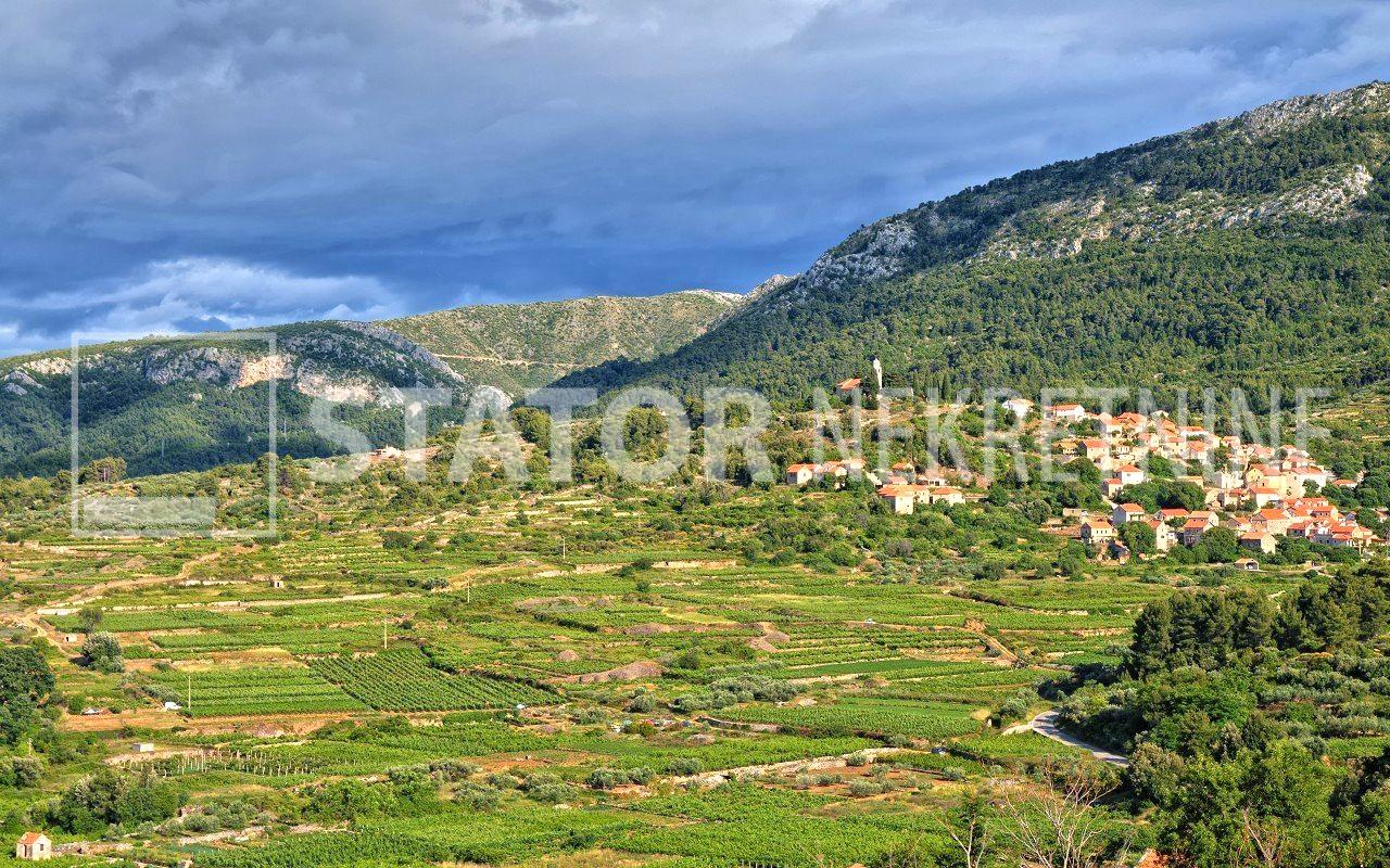 OTOK HVAR, VRISNIK, GRAĐEVINSKO ZEMLJIŠTE