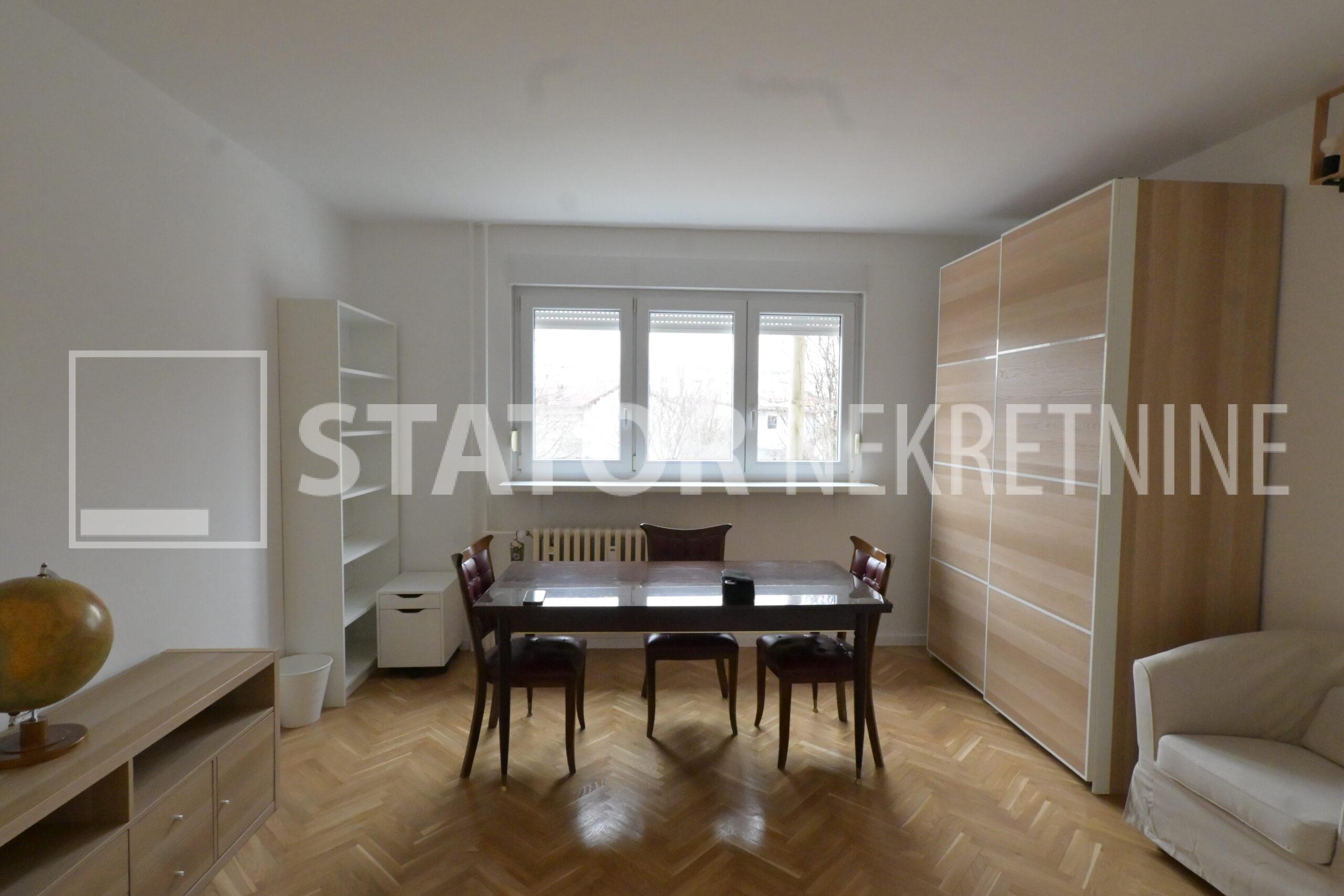 DONJE SVETICE, ODLIČAN STAN ZA NAJAM U MIRNOJ ULICI