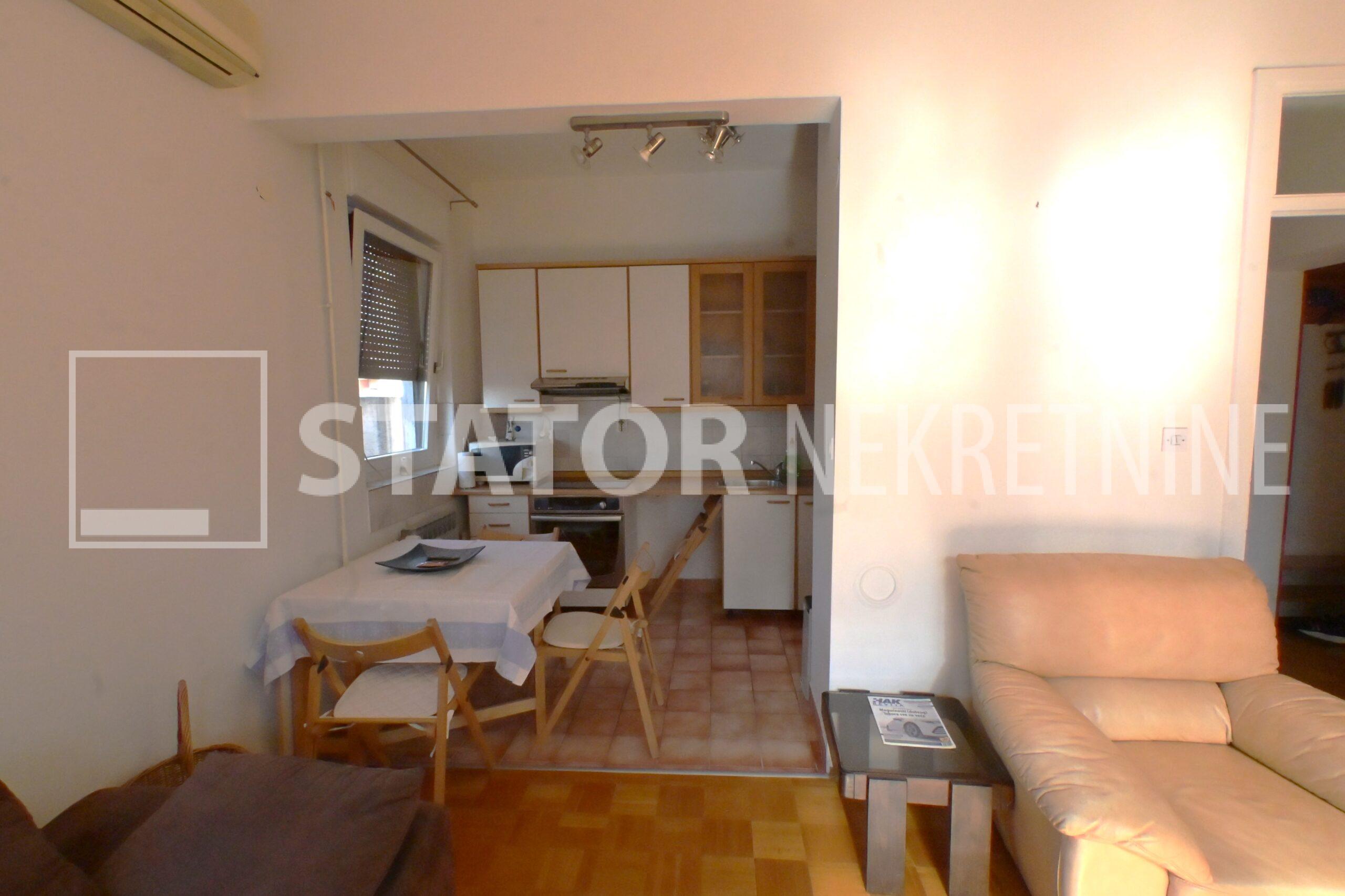 MALEŠNICA, TROSOBNI STAN SA TERASOM I LOGGOM